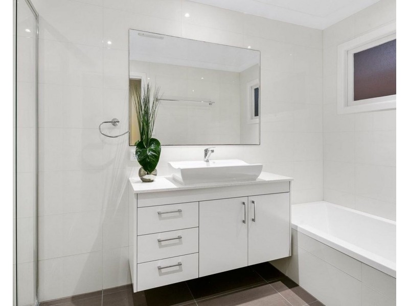 50 Galsworthy Street, Holland Park West QLD 4121
