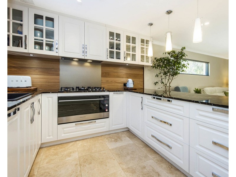 23 Sutherland Close N, Guildford WA 6055