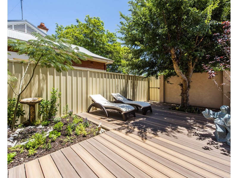 23 Sutherland Close N, Guildford WA 6055