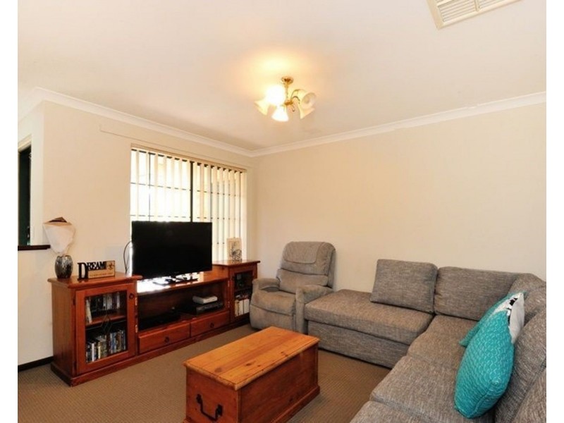 20 Manly Crescent, Warnbro WA 6169