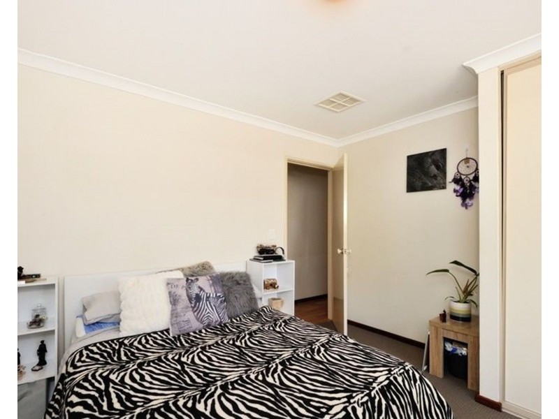 20 Manly Crescent, Warnbro WA 6169