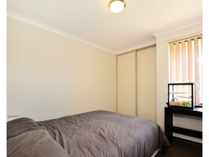 20 Manly Crescent, Warnbro WA 6169