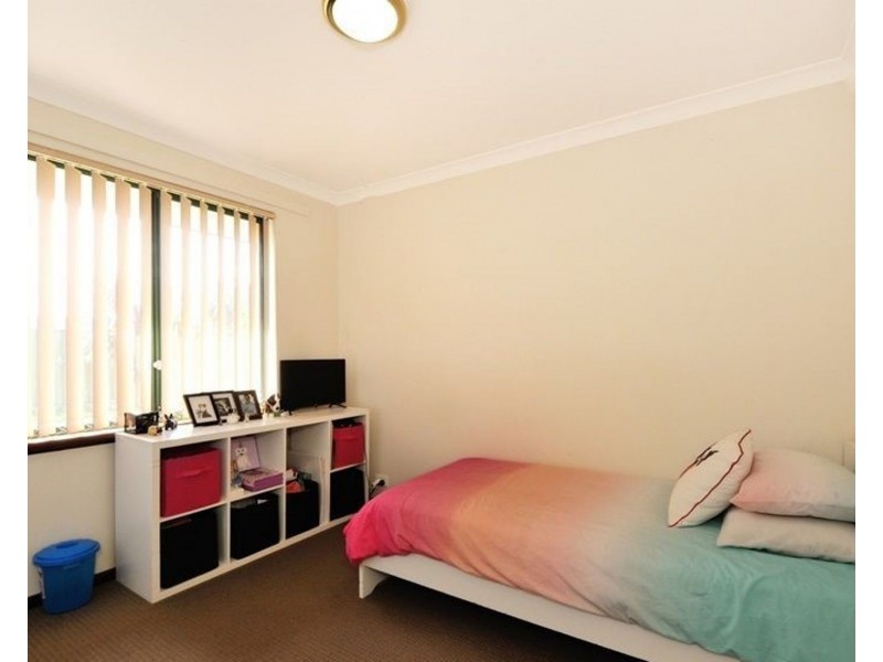 20 Manly Crescent, Warnbro WA 6169