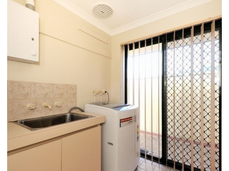20 Manly Crescent, Warnbro WA 6169
