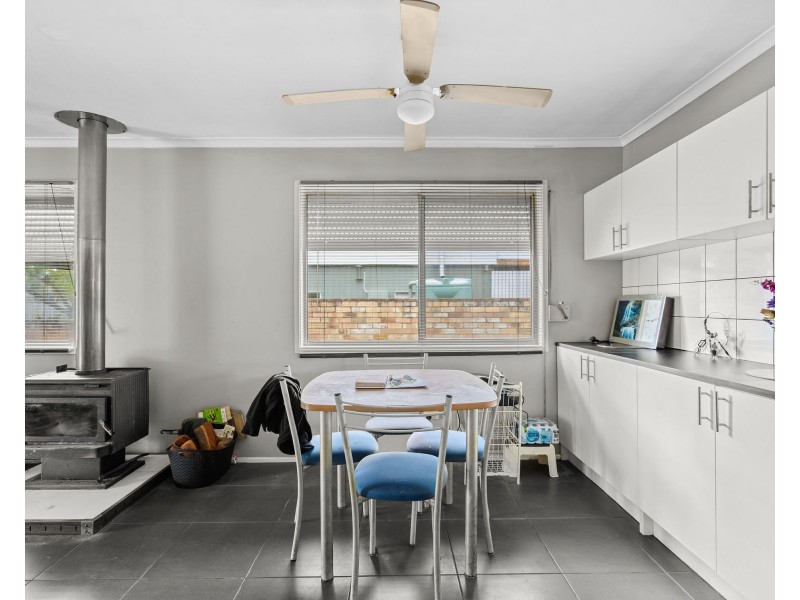 18 Fiona Street, Beachmere QLD 4510