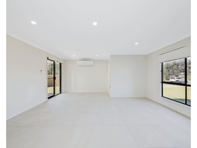 1/28 Jezabel Street, Rosewood QLD 4340