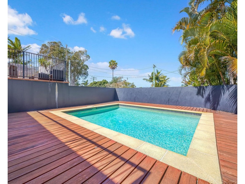 24 Poinciana Avenue, Mooloolaba QLD 4557