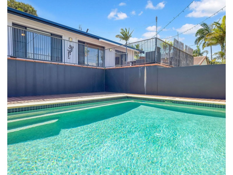 24 Poinciana Avenue, Mooloolaba QLD 4557