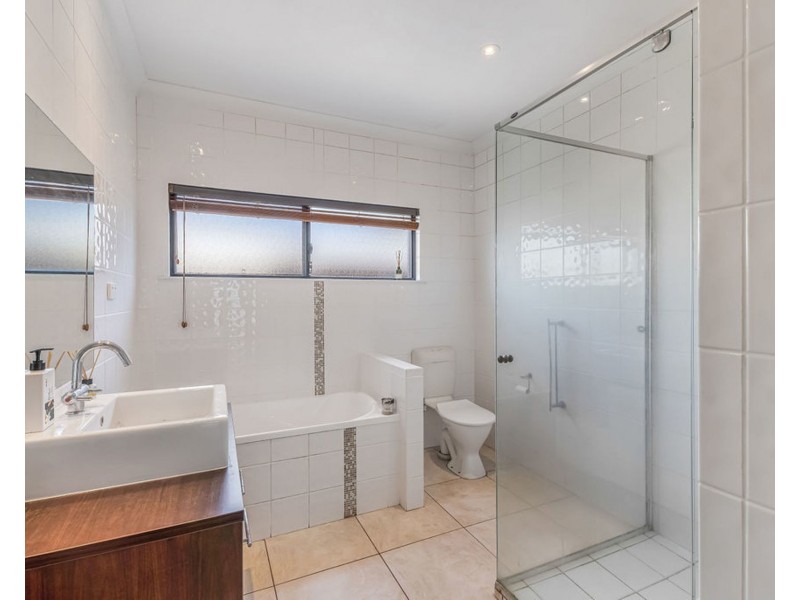 24 Poinciana Avenue, Mooloolaba QLD 4557