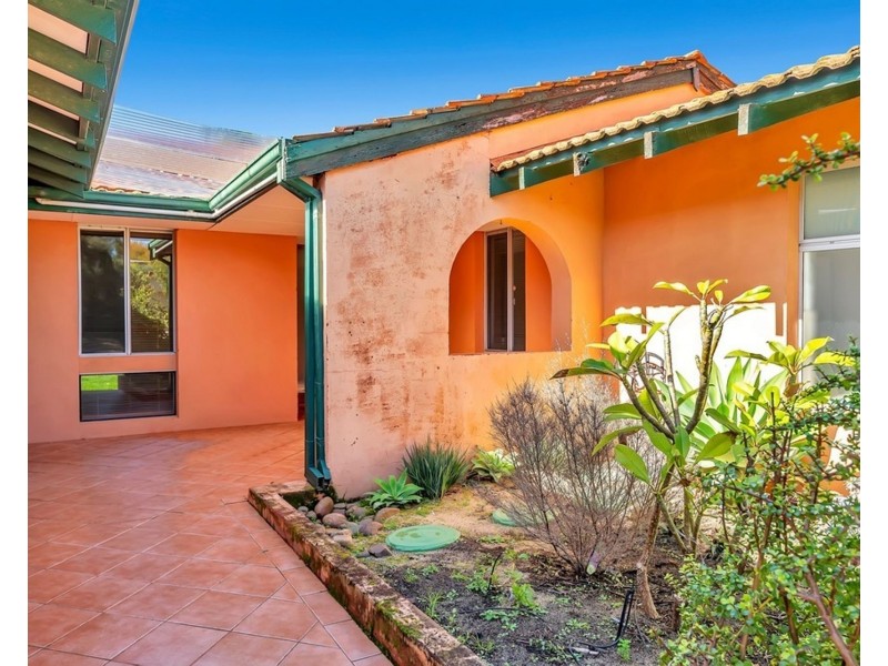 8 Ledger Street, Warnbro WA 6169