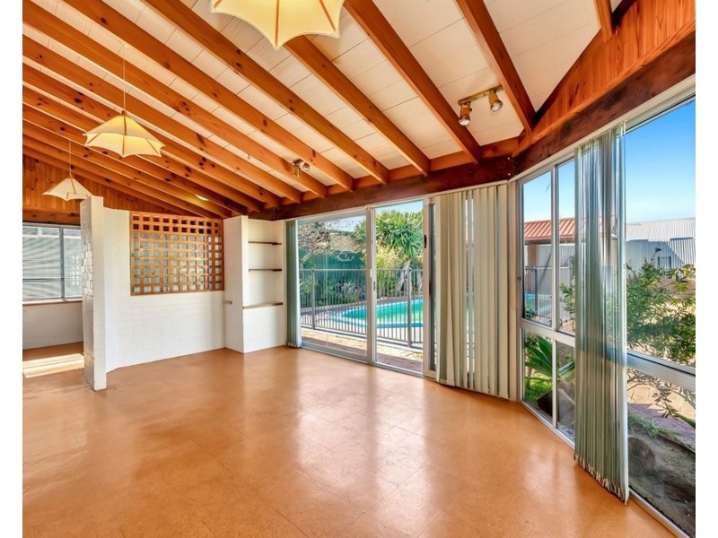 8 Ledger Street, Warnbro WA 6169