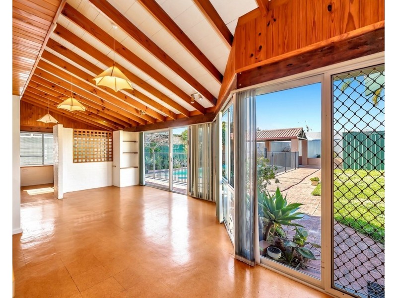 8 Ledger Street, Warnbro WA 6169