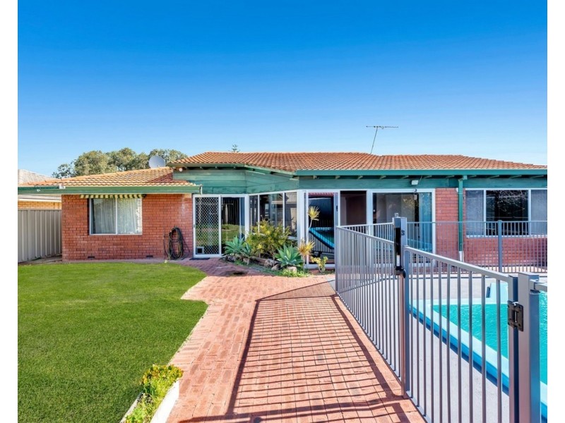 8 Ledger Street, Warnbro WA 6169