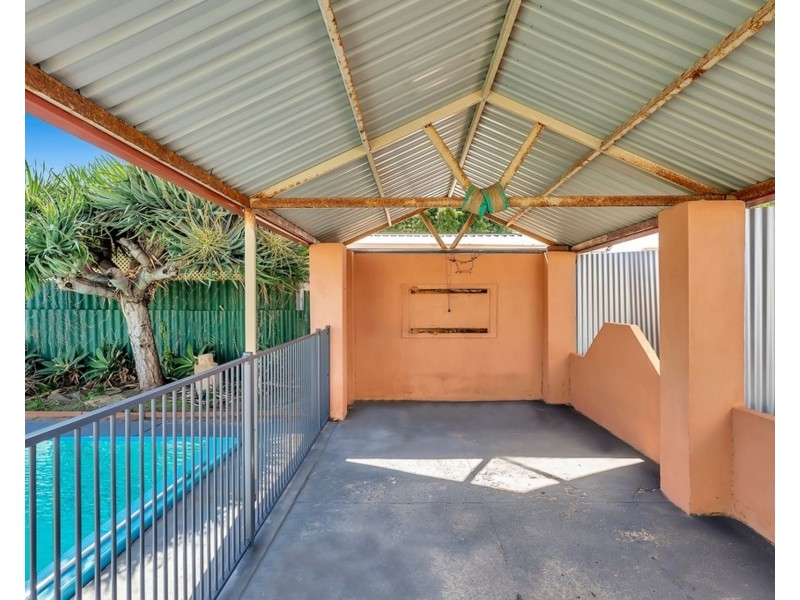 8 Ledger Street, Warnbro WA 6169