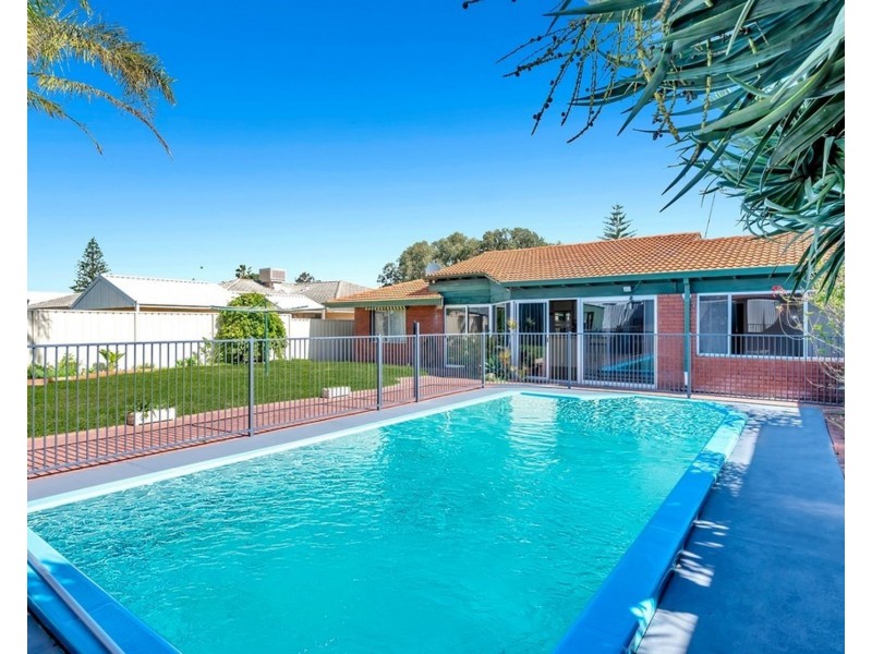 8 Ledger Street, Warnbro WA 6169