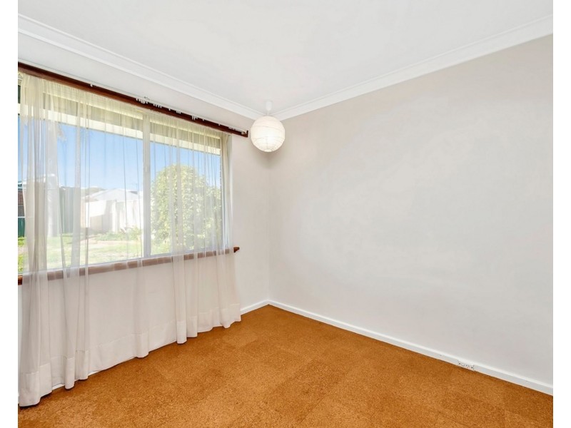 8 Ledger Street, Warnbro WA 6169