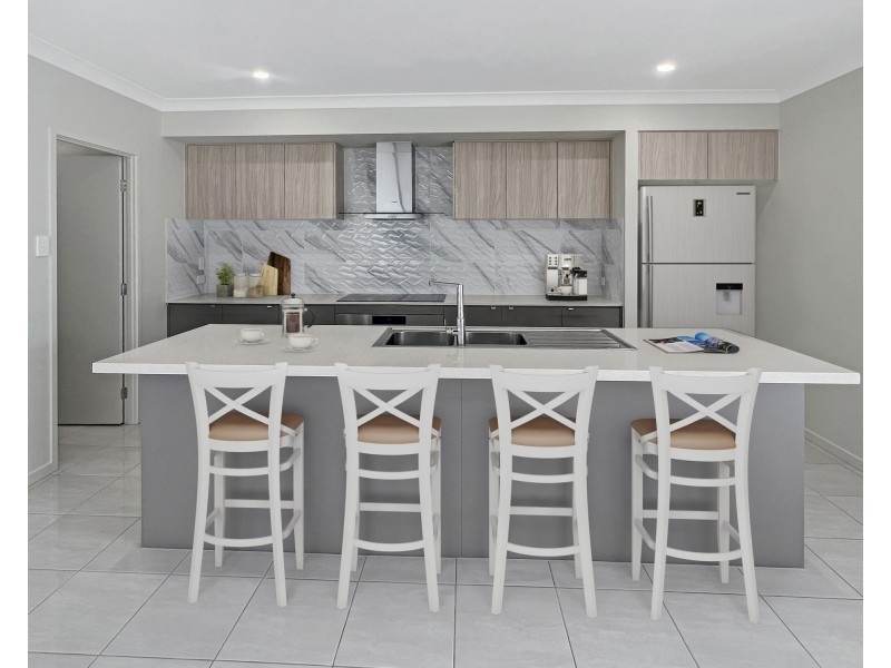 24 Helena Street, Spring Mountain QLD 4124