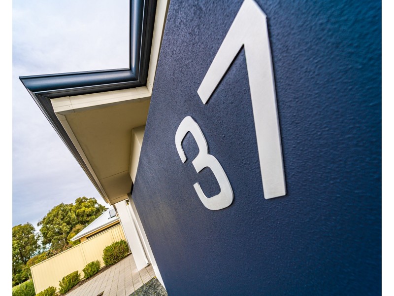 37 Wanderer Parkway, Baldivis WA 6171
