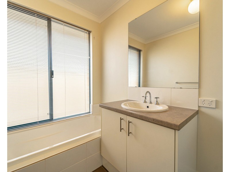 37 Wanderer Parkway, Baldivis WA 6171