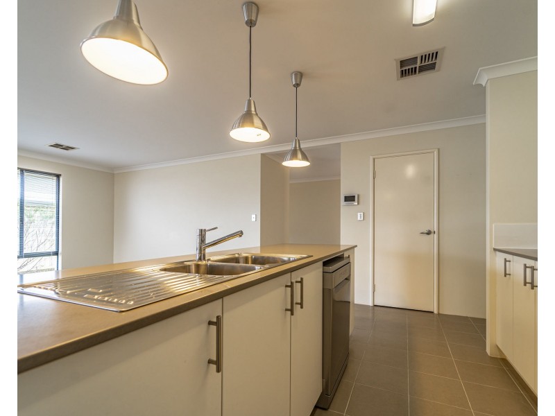 37 Wanderer Parkway, Baldivis WA 6171