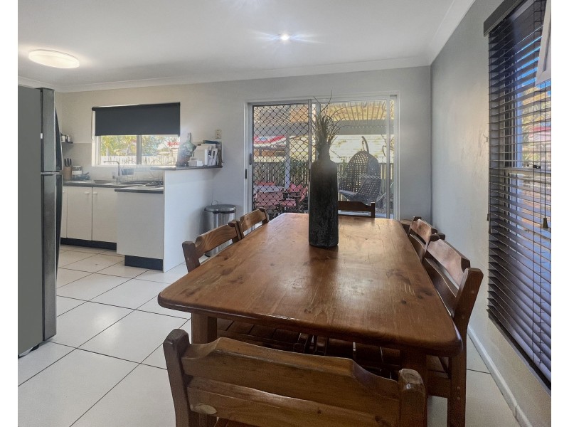 32 Dellvene Cres, Rosewood QLD 4340