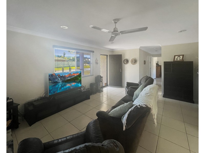 32 Dellvene Cres, Rosewood QLD 4340