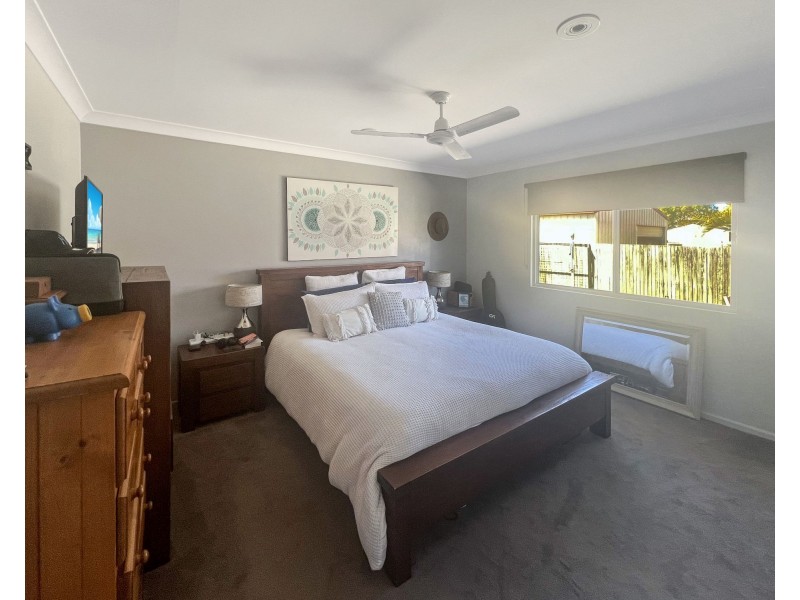 32 Dellvene Cres, Rosewood QLD 4340