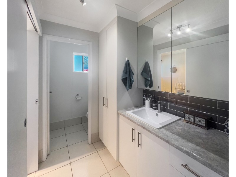 32 Dellvene Cres, Rosewood QLD 4340