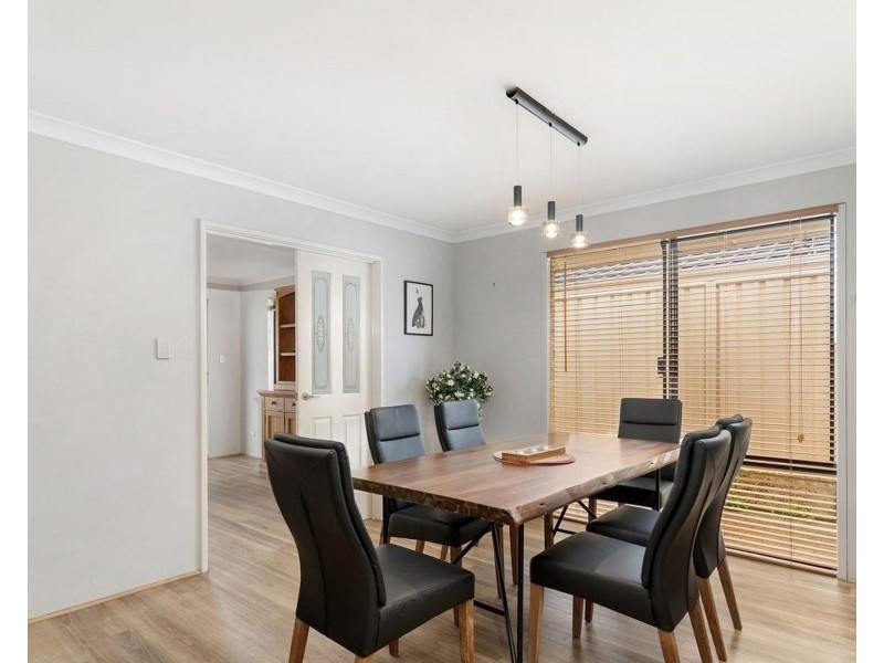 24 Highcliffe Circle, Lakelands WA 6180