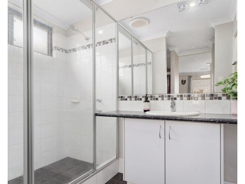 24 Highcliffe Circle, Lakelands WA 6180