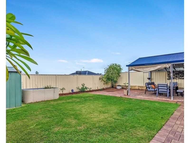 24 Highcliffe Circle, Lakelands WA 6180