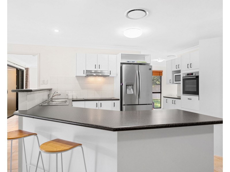 115 Albany Forest Drive, Albany Creek QLD 4035