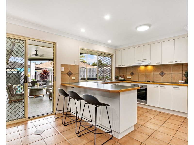 96 Lancewood Drive, Albany Creek QLD 4035