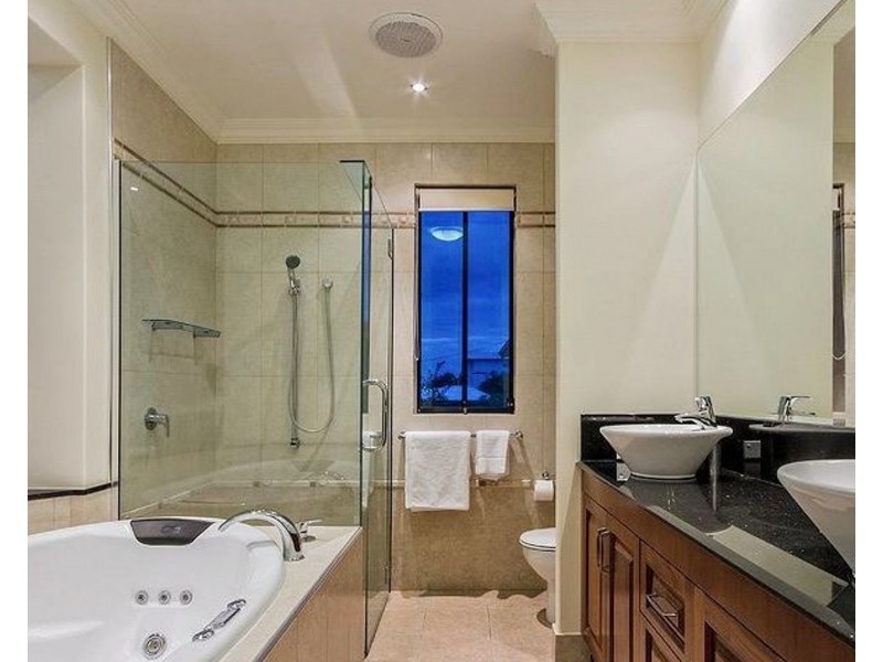 1/14 Fraser Avenue, Miami QLD 4220