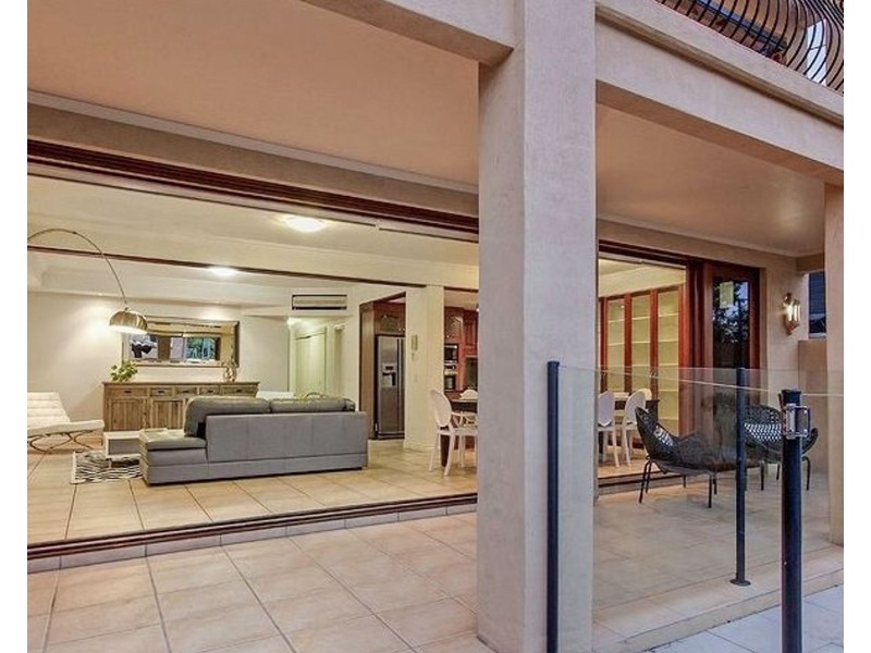 1/14 Fraser Avenue, Miami QLD 4220