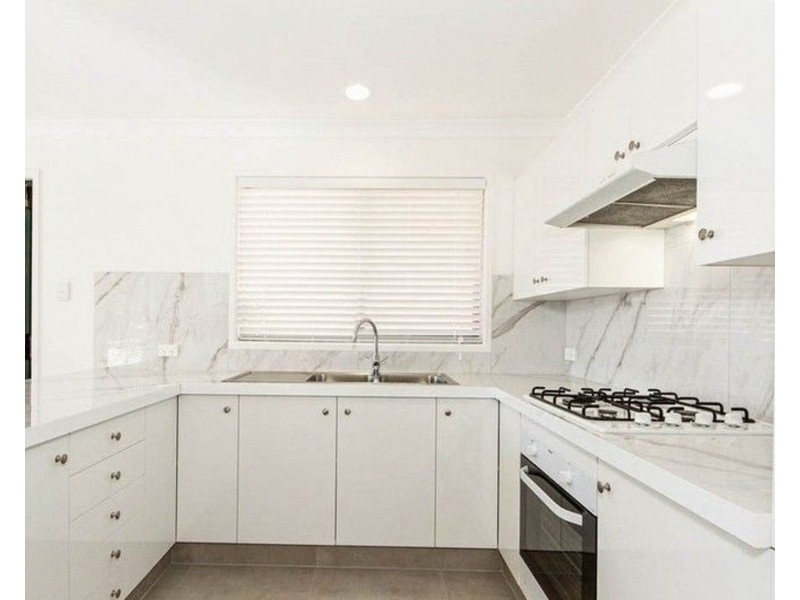 16 Leonardo Circuit, Coombabah QLD 4216