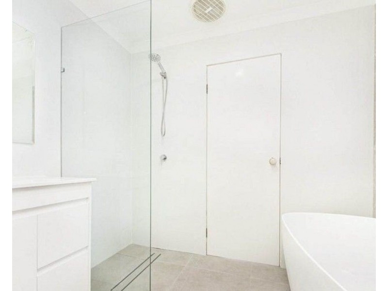 16 Leonardo Circuit, Coombabah QLD 4216