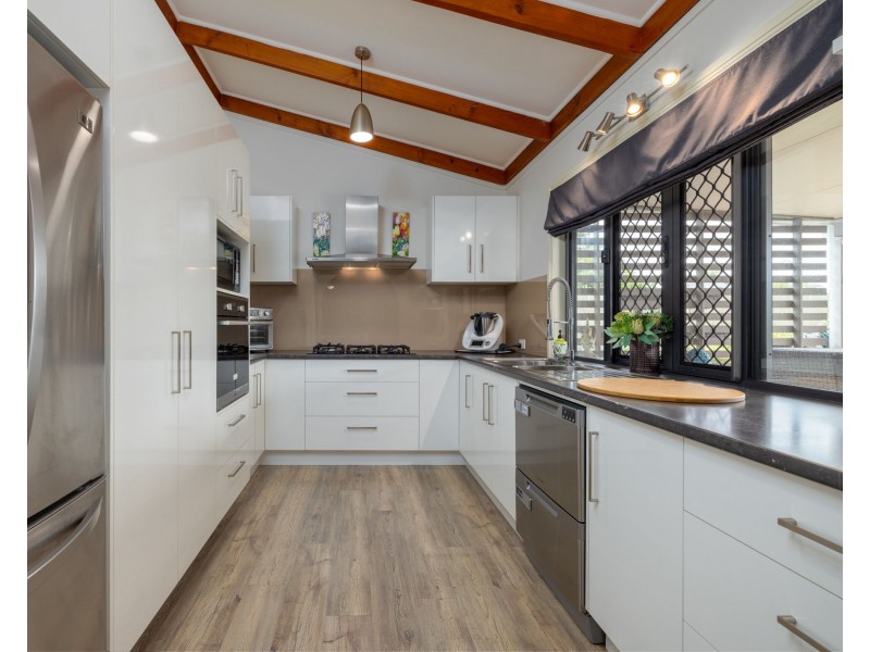 13 Bryant Street, Beachmere QLD 4510