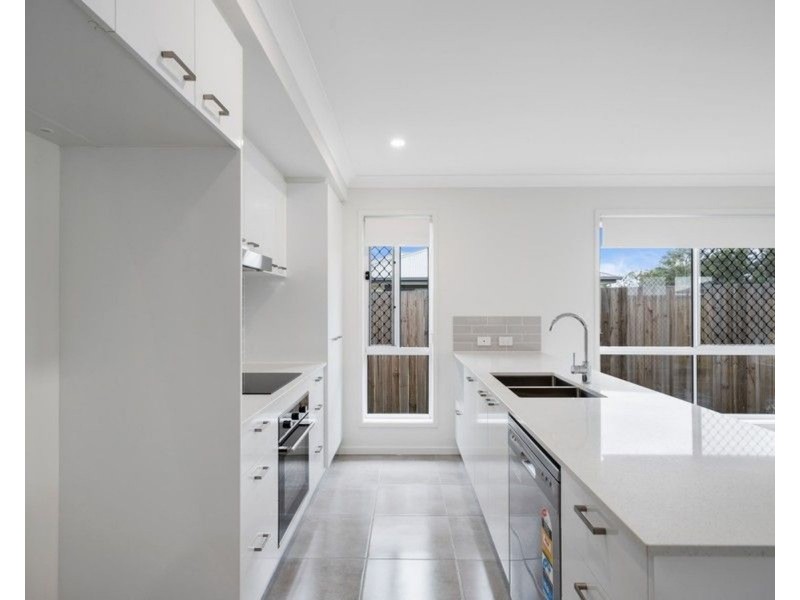4 Idyllic Street, Park Ridge QLD 4125