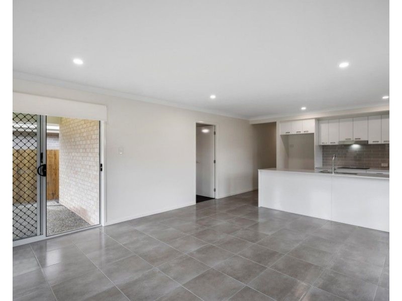 4 Idyllic Street, Park Ridge QLD 4125