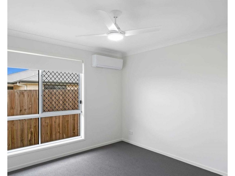 4 Idyllic Street, Park Ridge QLD 4125