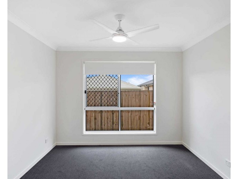4 Idyllic Street, Park Ridge QLD 4125