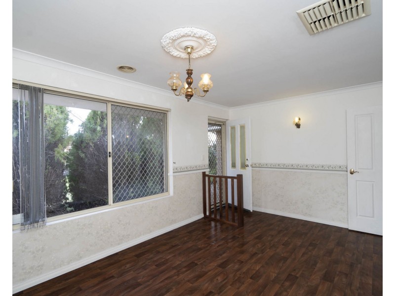 16 Bronzewing Street, Huntingdale WA 6110