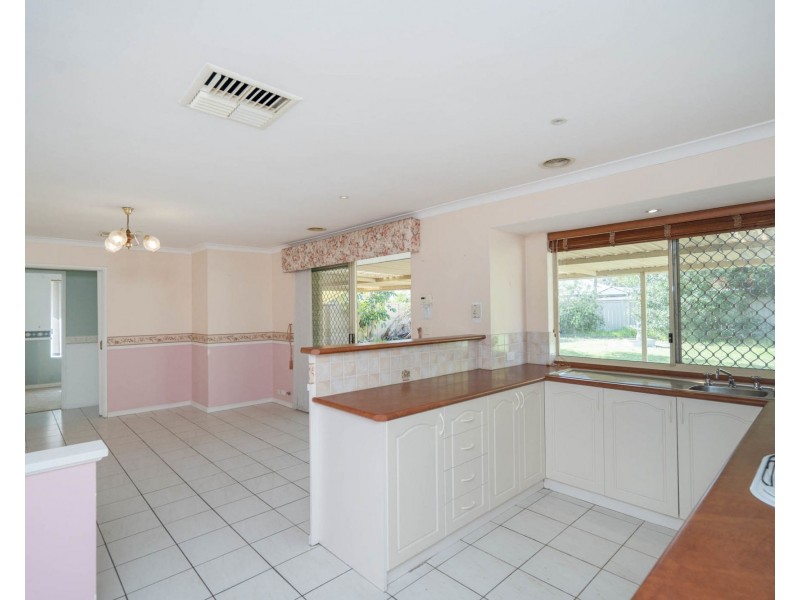 16 Bronzewing Street, Huntingdale WA 6110