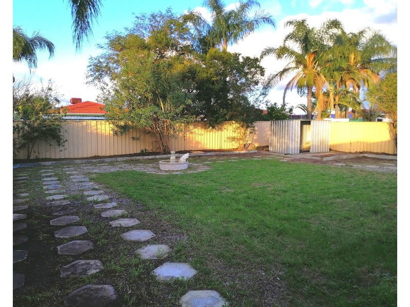 16 Bronzewing Street, Huntingdale WA 6110