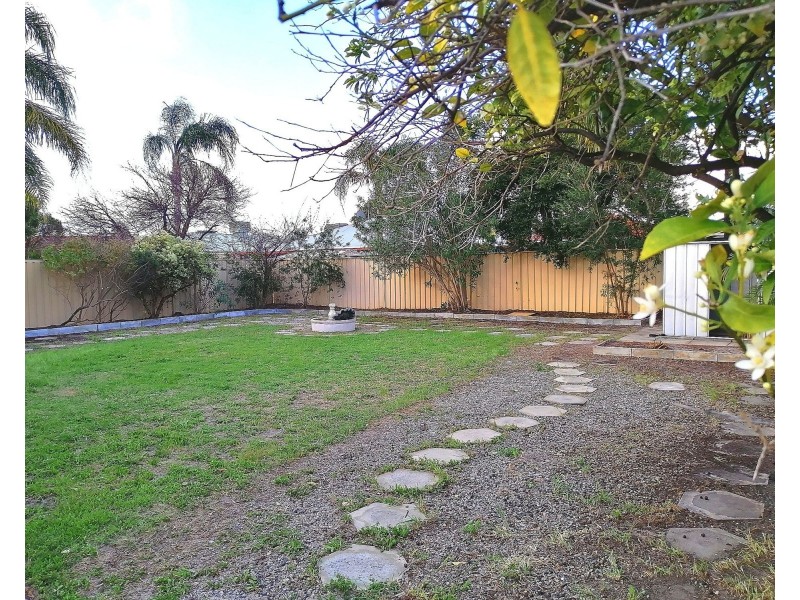 16 Bronzewing Street, Huntingdale WA 6110