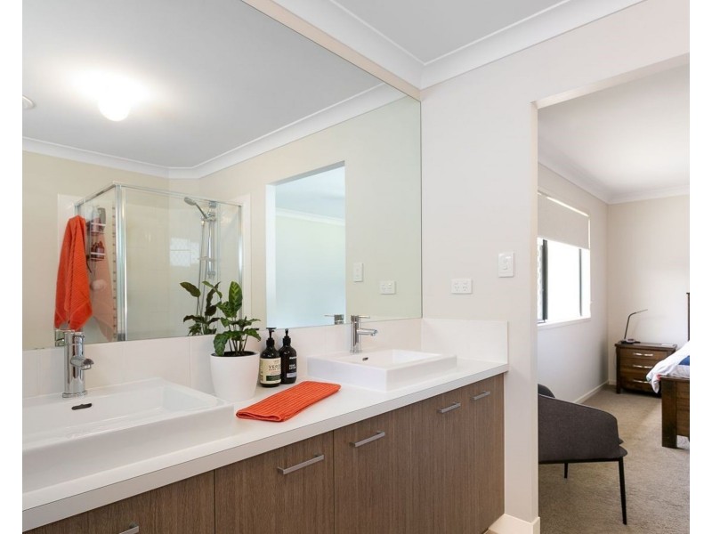 12 Brennan Street, Scarborough QLD 4020