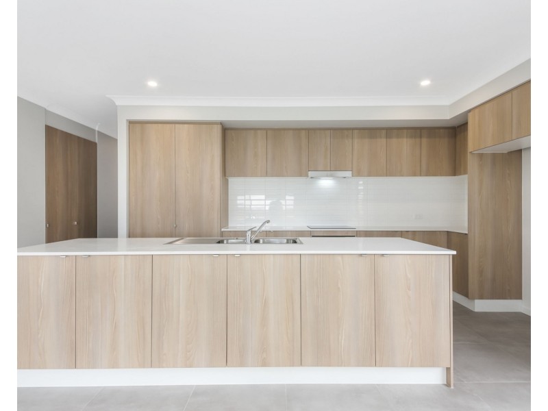 38 Oak Street, Pimpama QLD 4209