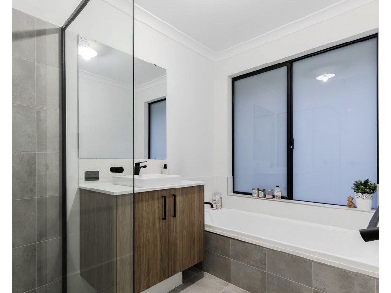 44 Lavinia Crescent, Secret Harbour WA 6173