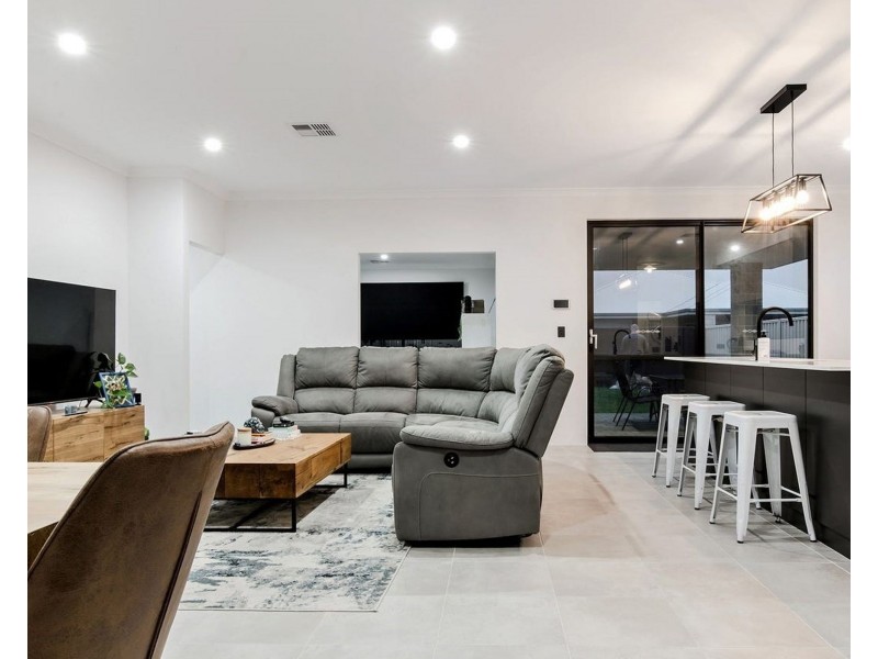 44 Lavinia Crescent, Secret Harbour WA 6173